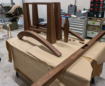 Tulip massief noten tafel - Afbeelding 5